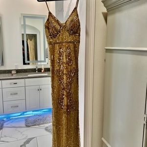 Beautiful gold sequin gown Boston proper size 6